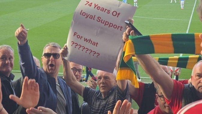 افزایش شدید هزینه تماشای بازی‌های منچستریونایتد برای هواداران قدیمی